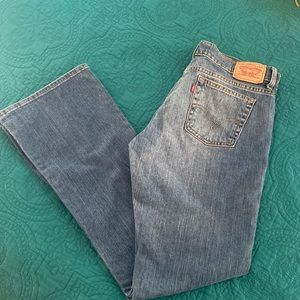 Levi’s Bootcut 515 Jeans 🍁